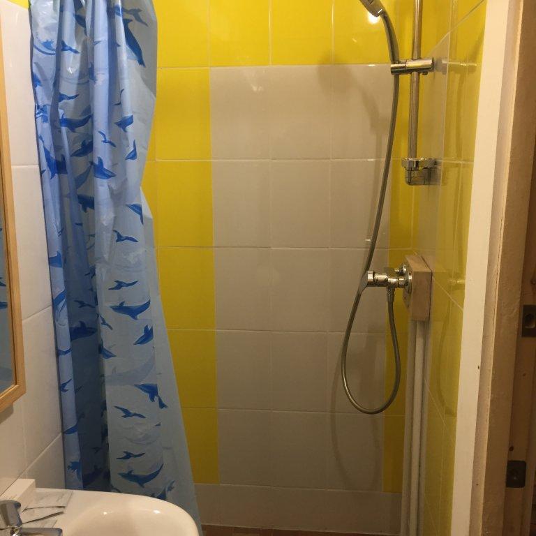 Фото Каморка с Лежанкой у окна