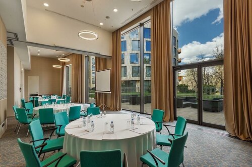 Гостиница DoubleTree by Hilton Moscow - Marina Hotel в Москве