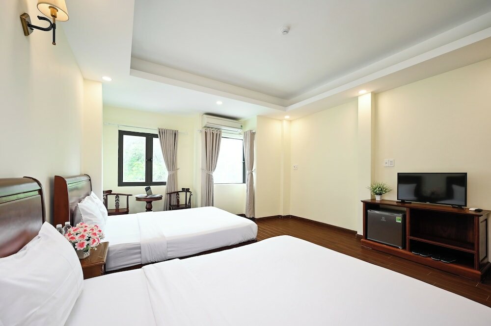 Фото Red Sun Airport Saigon Hotel