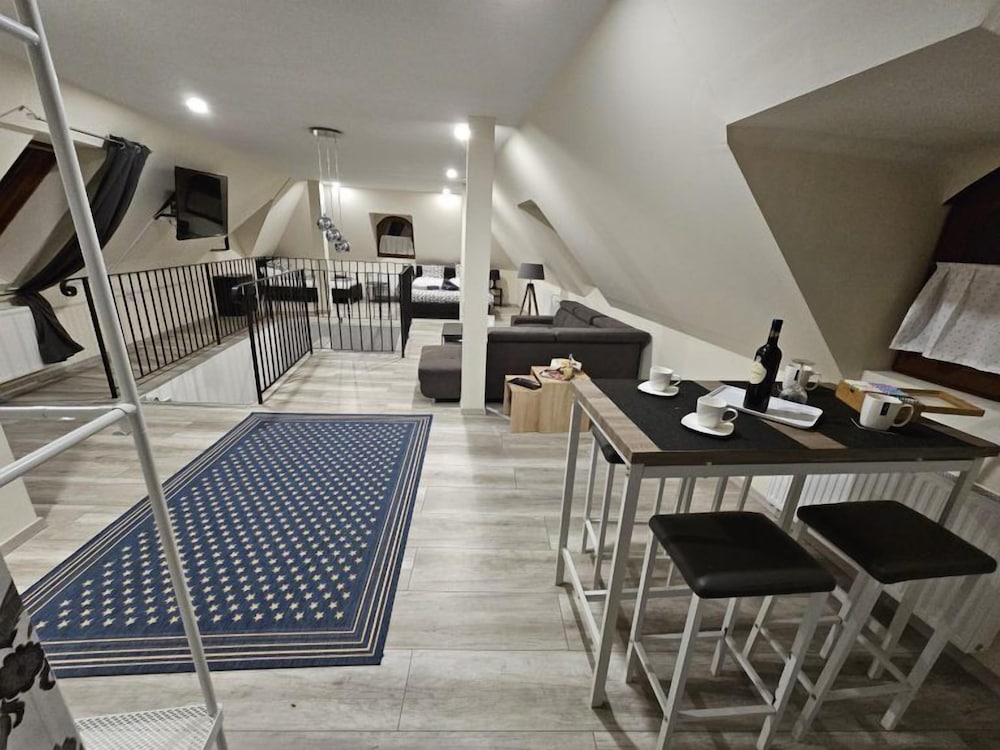 Фото Végvári Hotel Eger