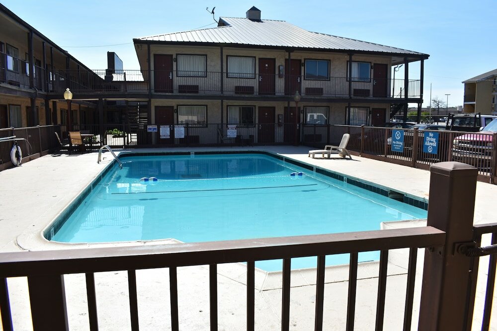 Фото Meridian Inn Oklahoma City Airport