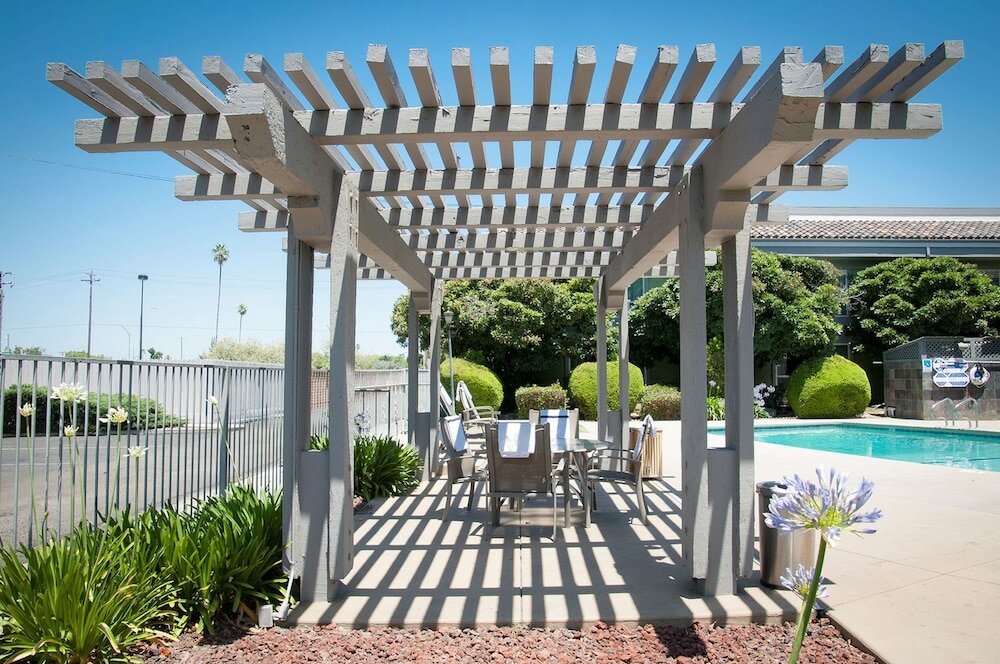 Фото Best Western Village Inn