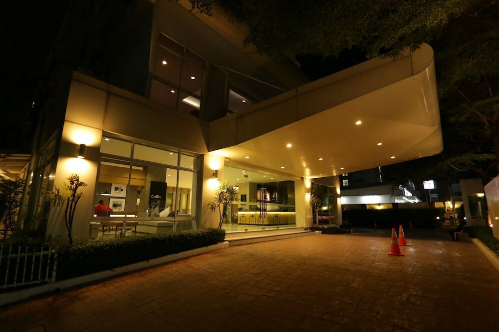 Фото The Royal Bee Apart Hotel