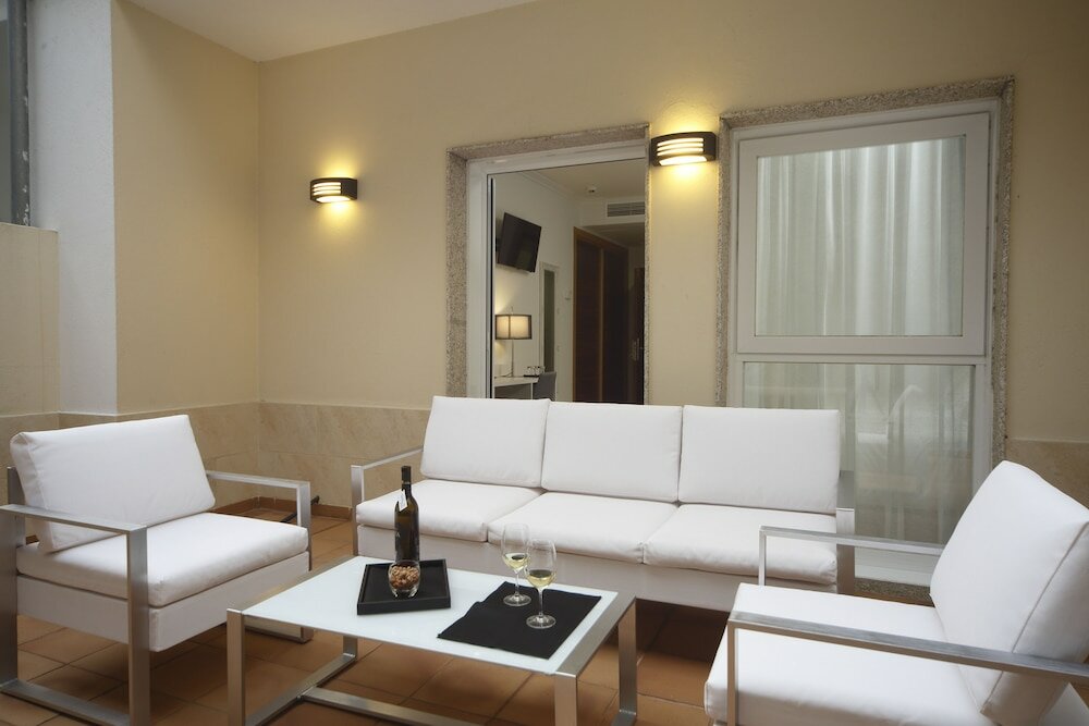 Фото Capitol Boutique Hotel