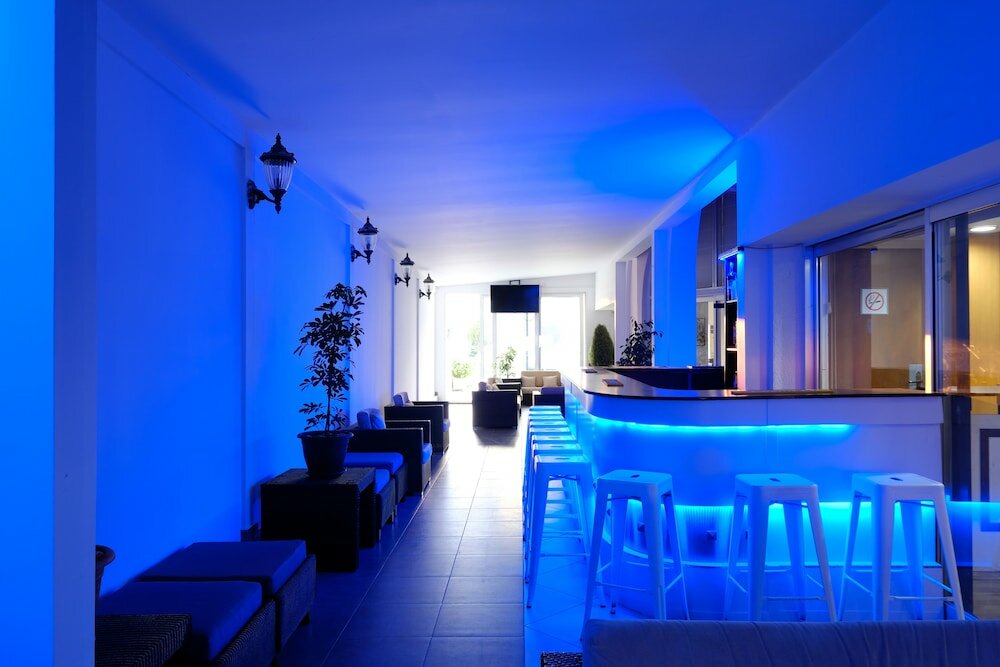 Фото Flamingo Beach Hotel