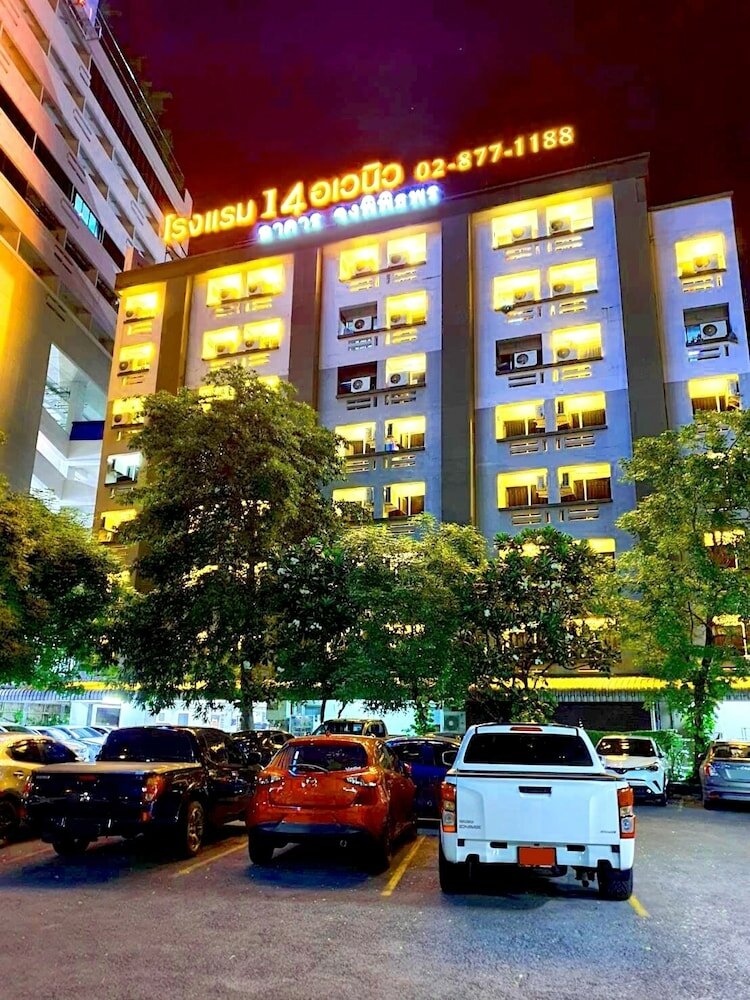 Фото отеля 1