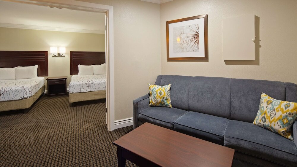 Фото Best Western Woodland Hills Inn