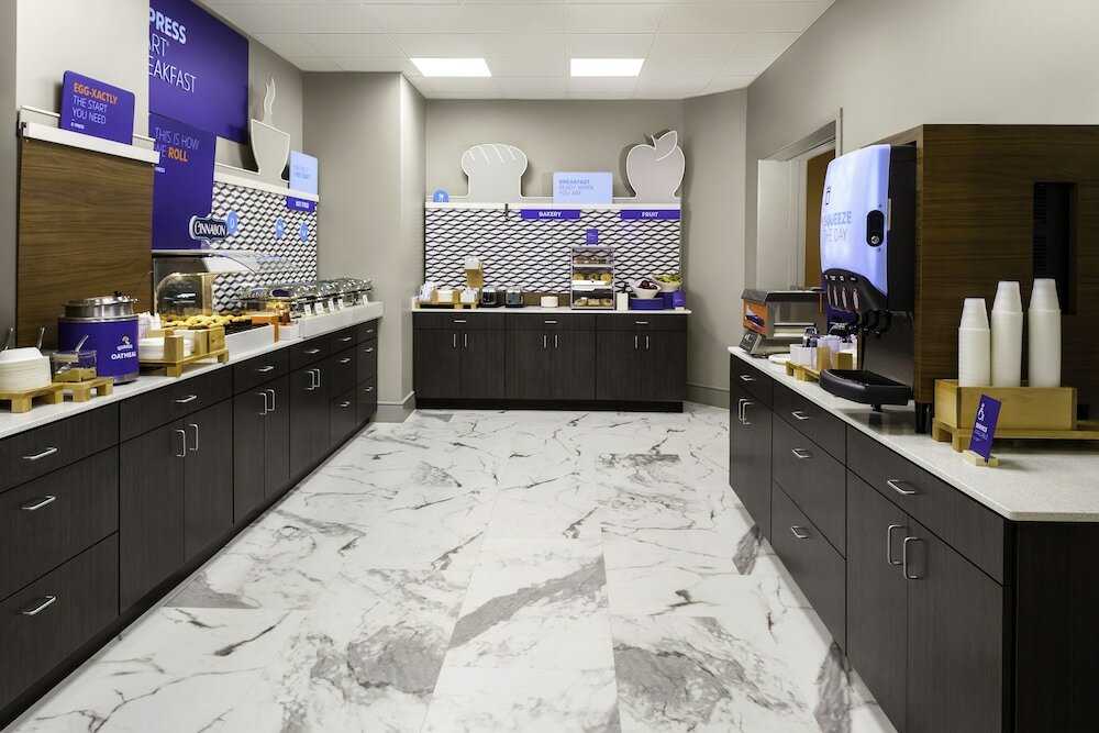 Фото Holiday Inn Express Kansas City Downtown, an Ihg Hotel