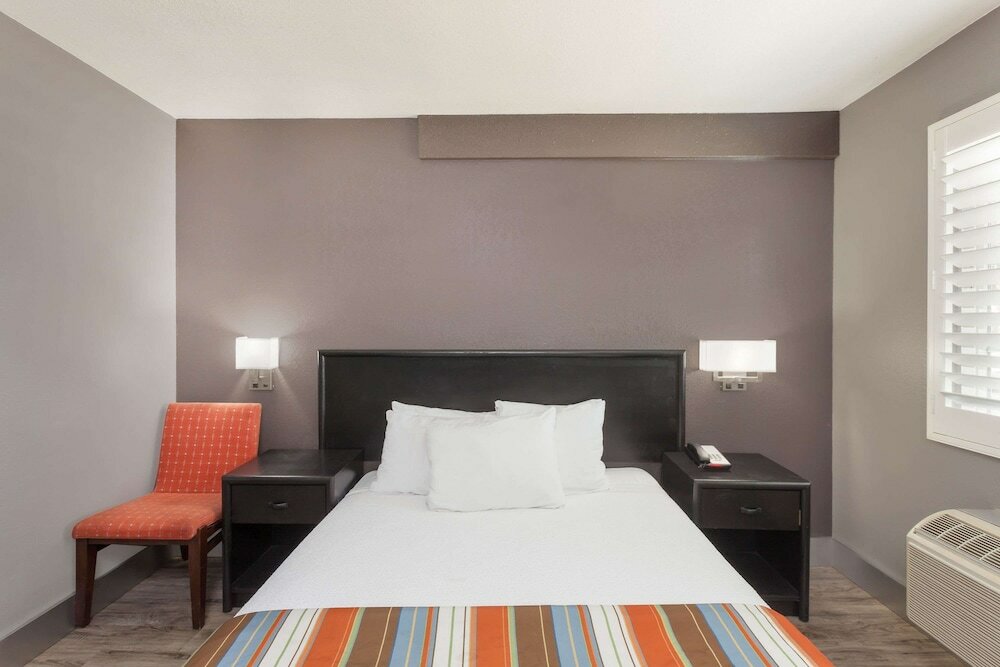 Фото Studio 6 Suites San Ysidro, Ca -San Diego South Bay