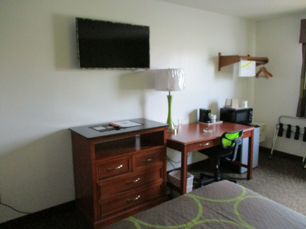 Фото Super 8 by Wyndham Franklin