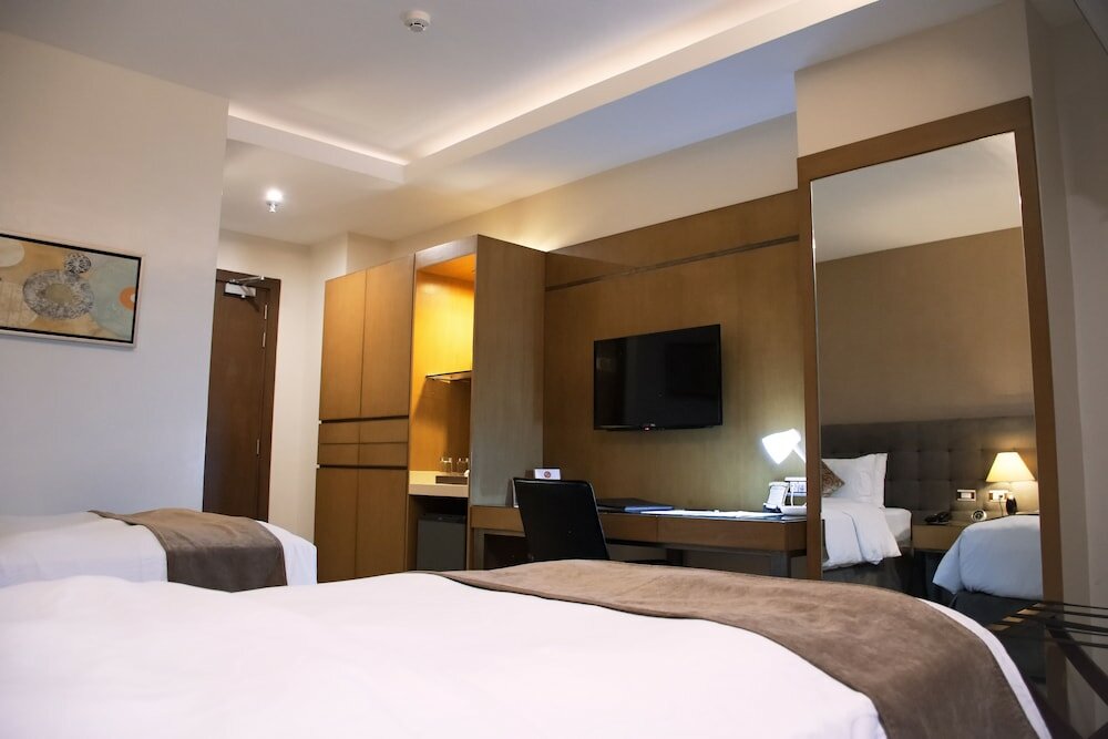 Фото Ironwood Hotel