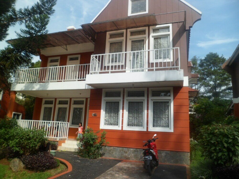 Фото Villa Kota Bunga Aster