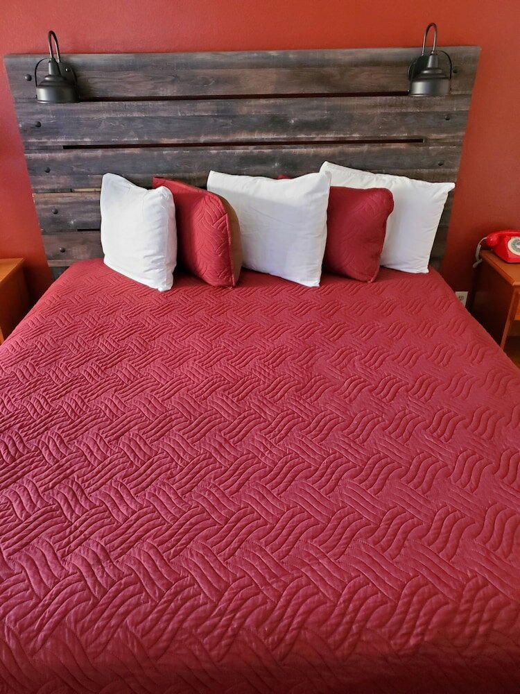 Фото Americana Inn