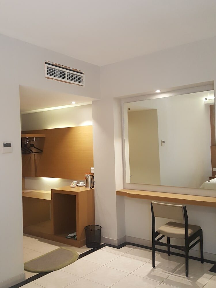 Фото Hotel Kharisma