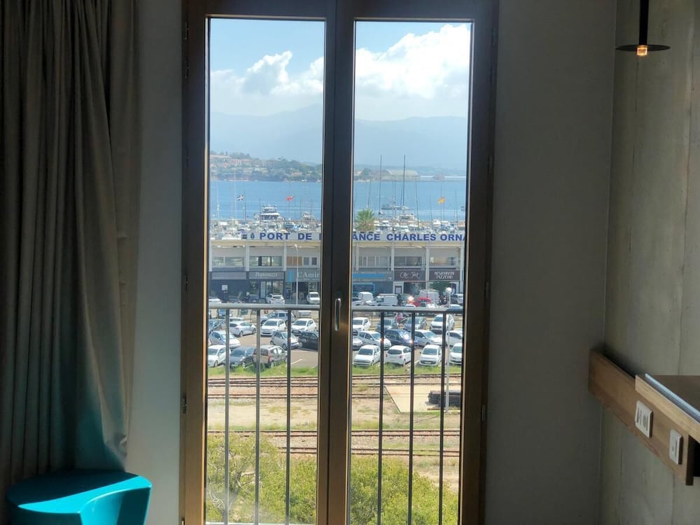 Фото Ibis Styles Ajaccio Napoleon