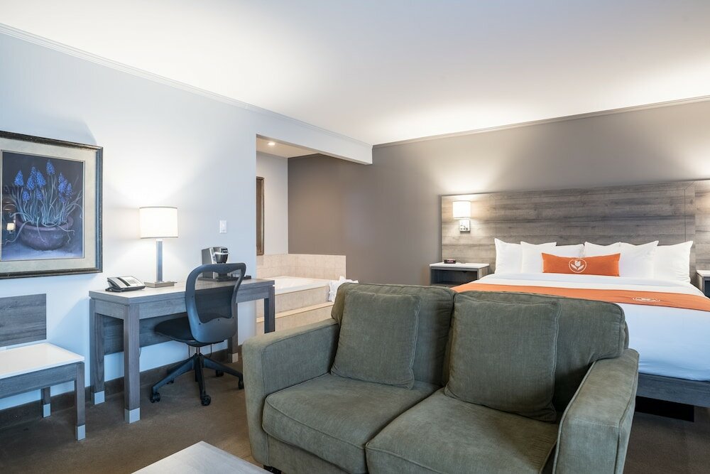 Фото Amsterdam Inn & Suites Moncton