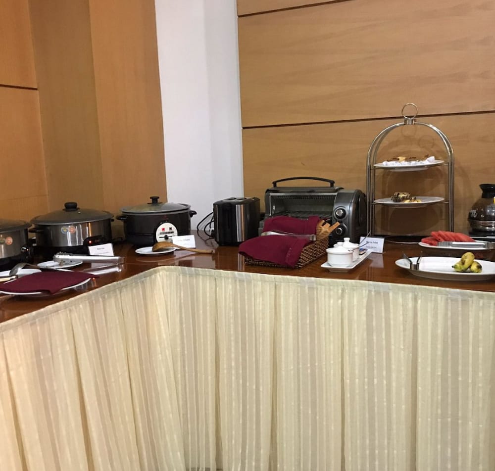 Фото Little Brick Saigon Hotel