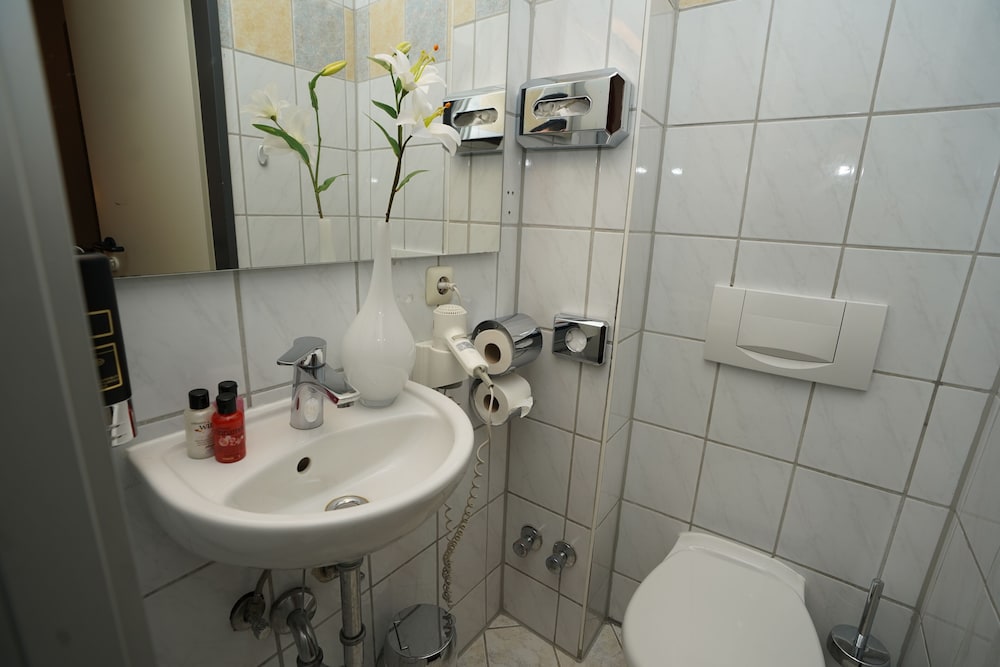 Фото Metro Hotel Frankfurt City by Trip Inn