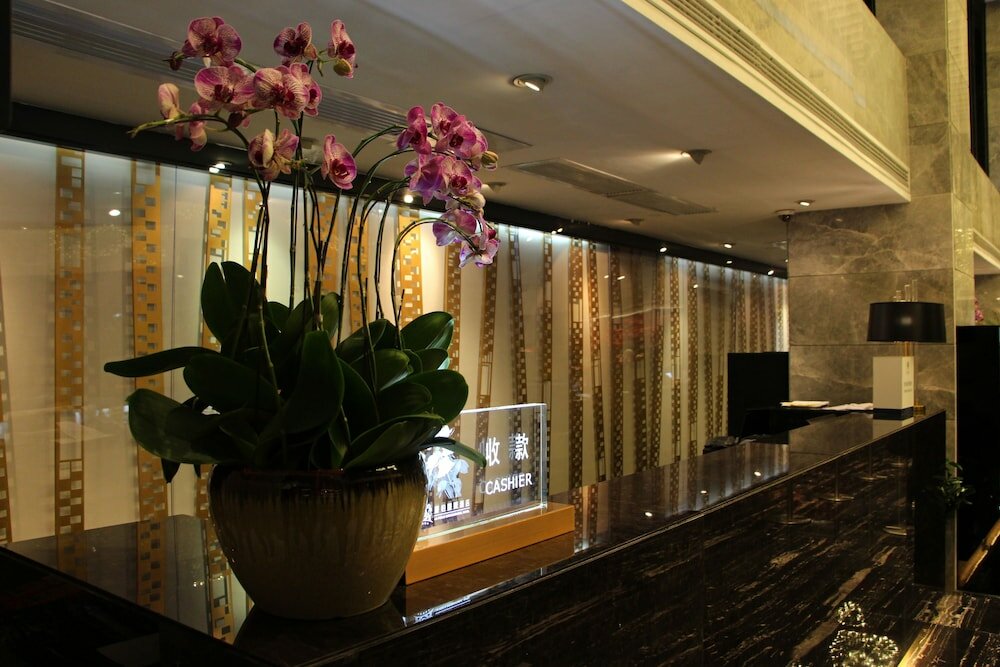 Фото La Perle International Hotel