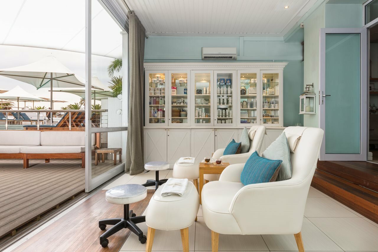 Фото The Bay Hotel