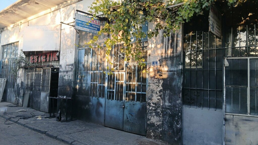 Wrought iron Dinekli Ironworks, Konya, photo