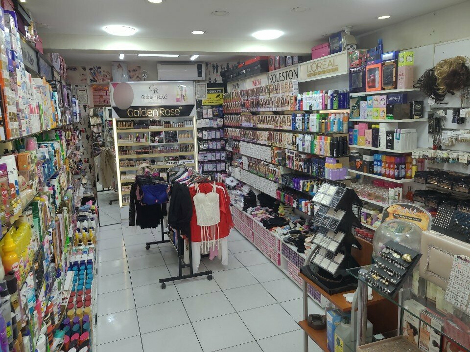 شركة العطور ومستحضرات التجميل Shirin Cosmetic Bijouterie ، اسطنبول، صورة
