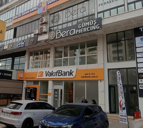 Bera Gümüş ve Piercing Fotoğraf 1