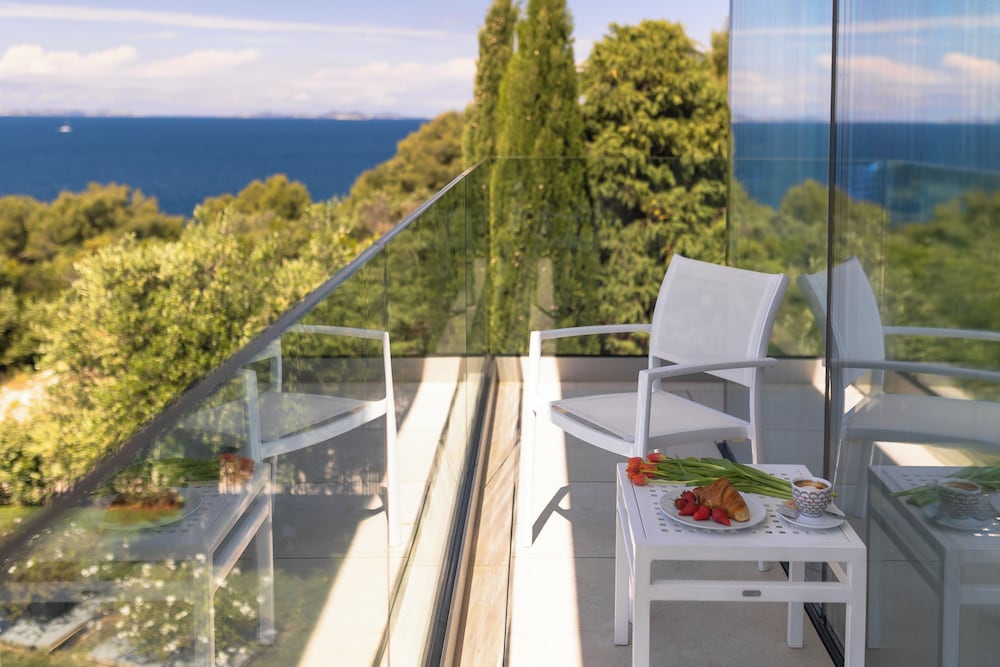 Фото Golden Rays Luxury Apartments