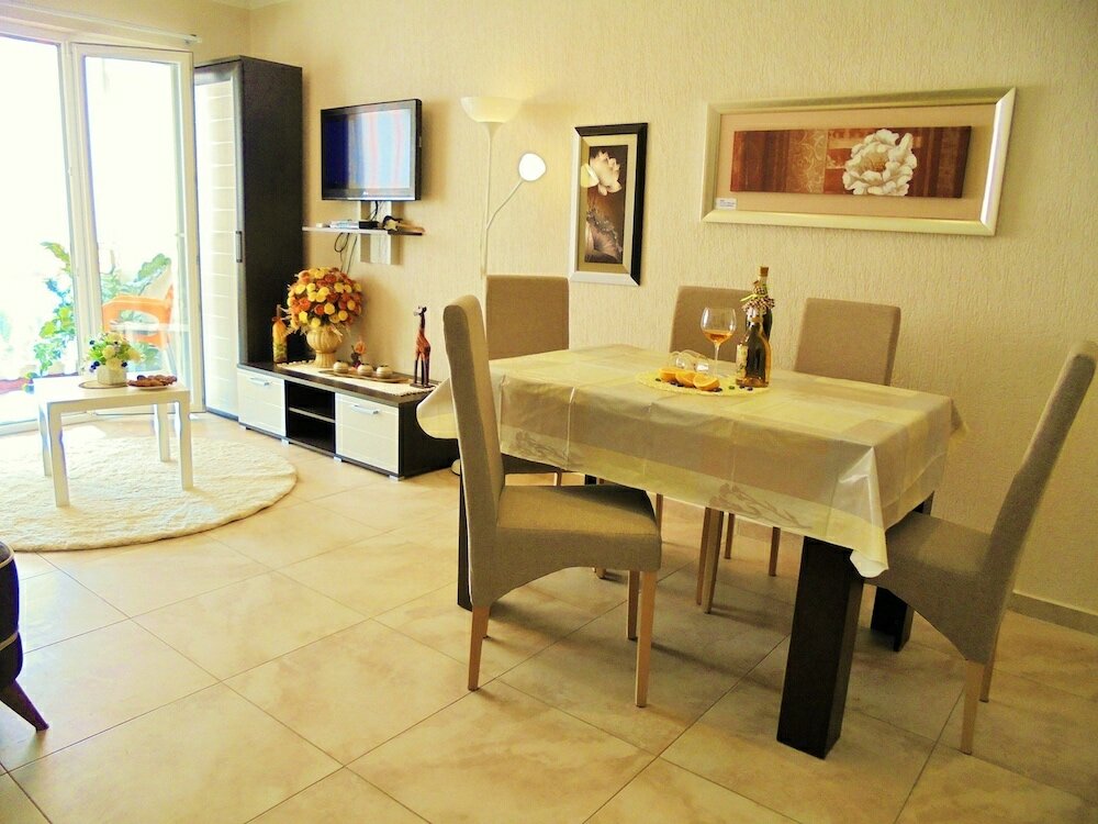 Фото Villa Lastva Apartments