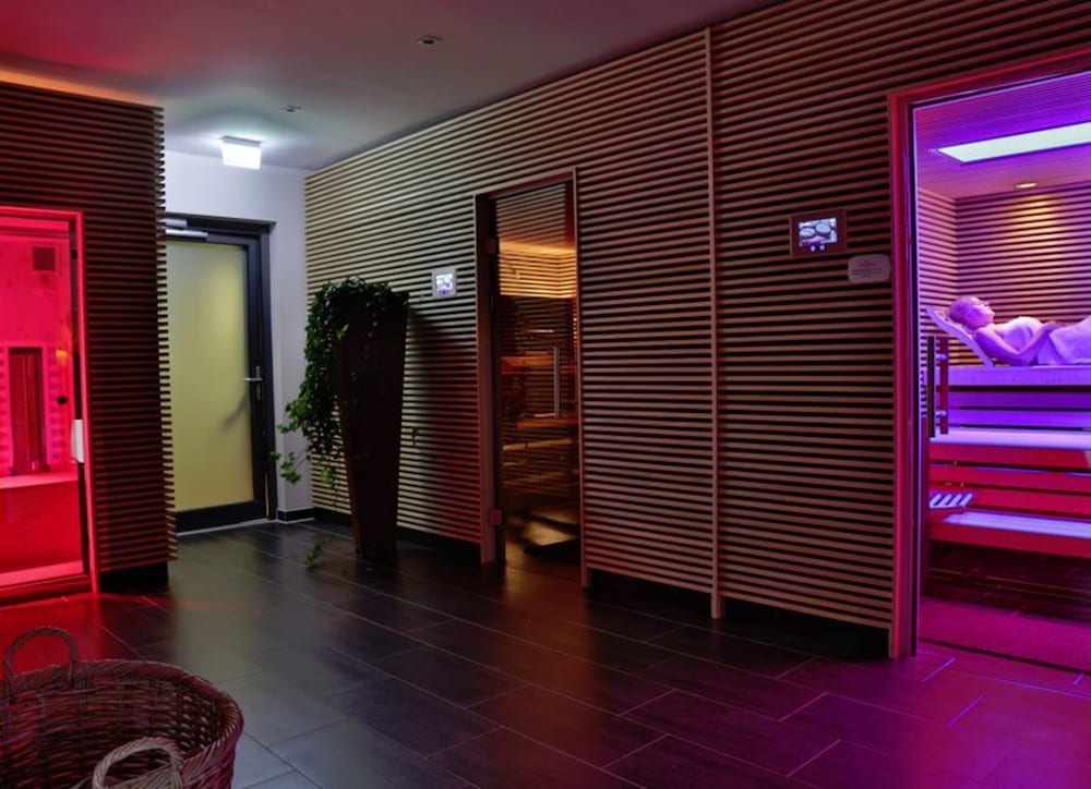 Фото Landidyll Hotel Gasthof zum Freden