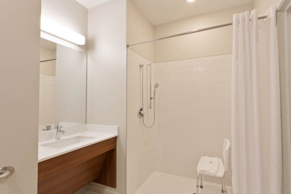 Фото Microtel Inn & Suites by Wyndham Windham