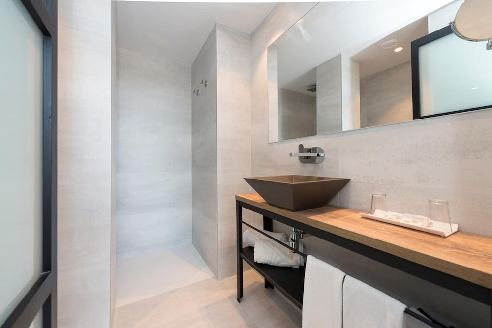 Фото Hotel Kyrat Amarac Suites