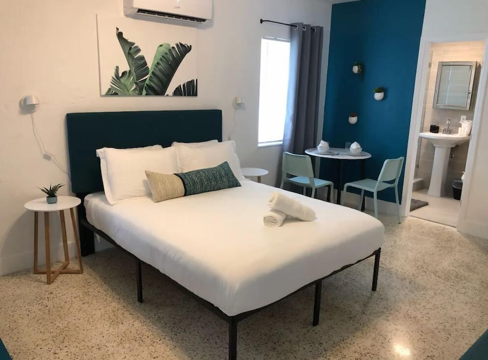 Фото Broadway Suites Downtown by RocketSTAY