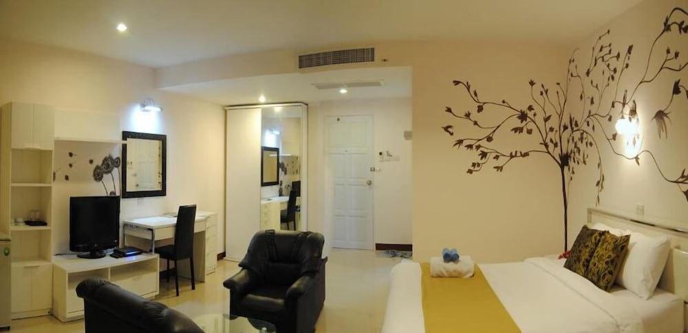 Фото Baan Manthana Hotel