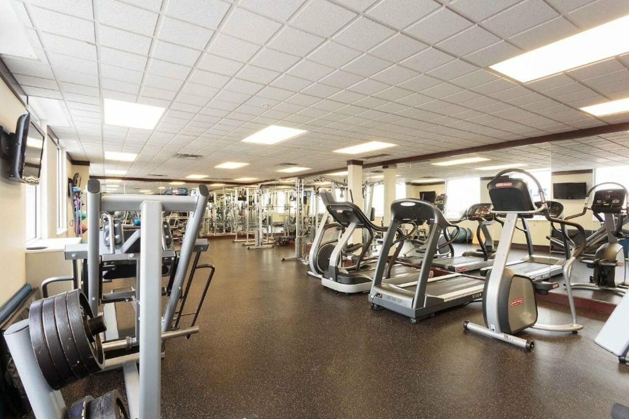 Фото Sandman Hotel & Suites Winnipeg Airport