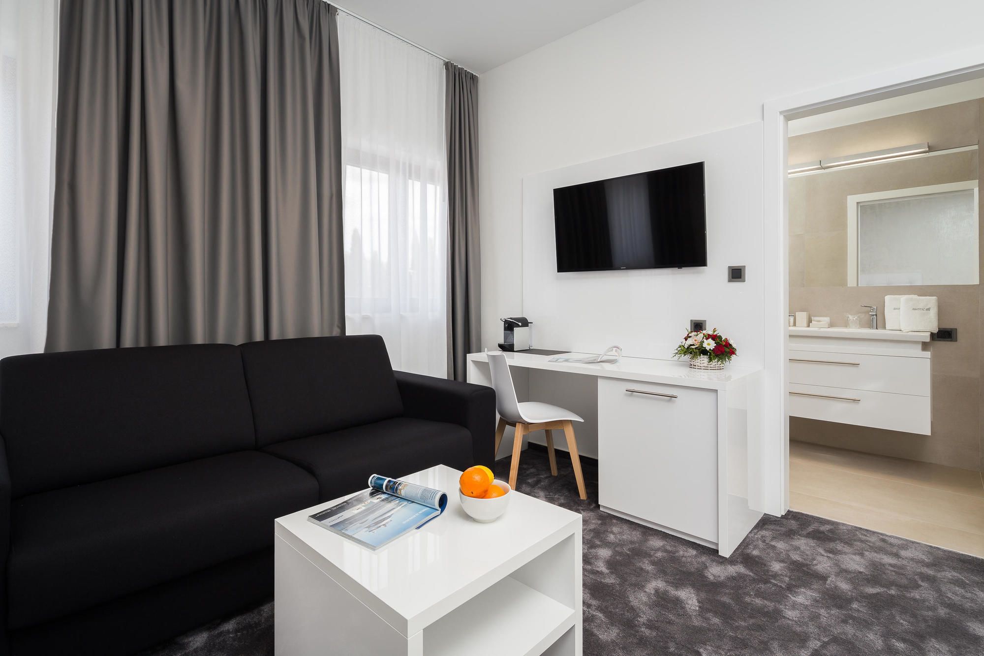 Фото Marina Baotić Apartments