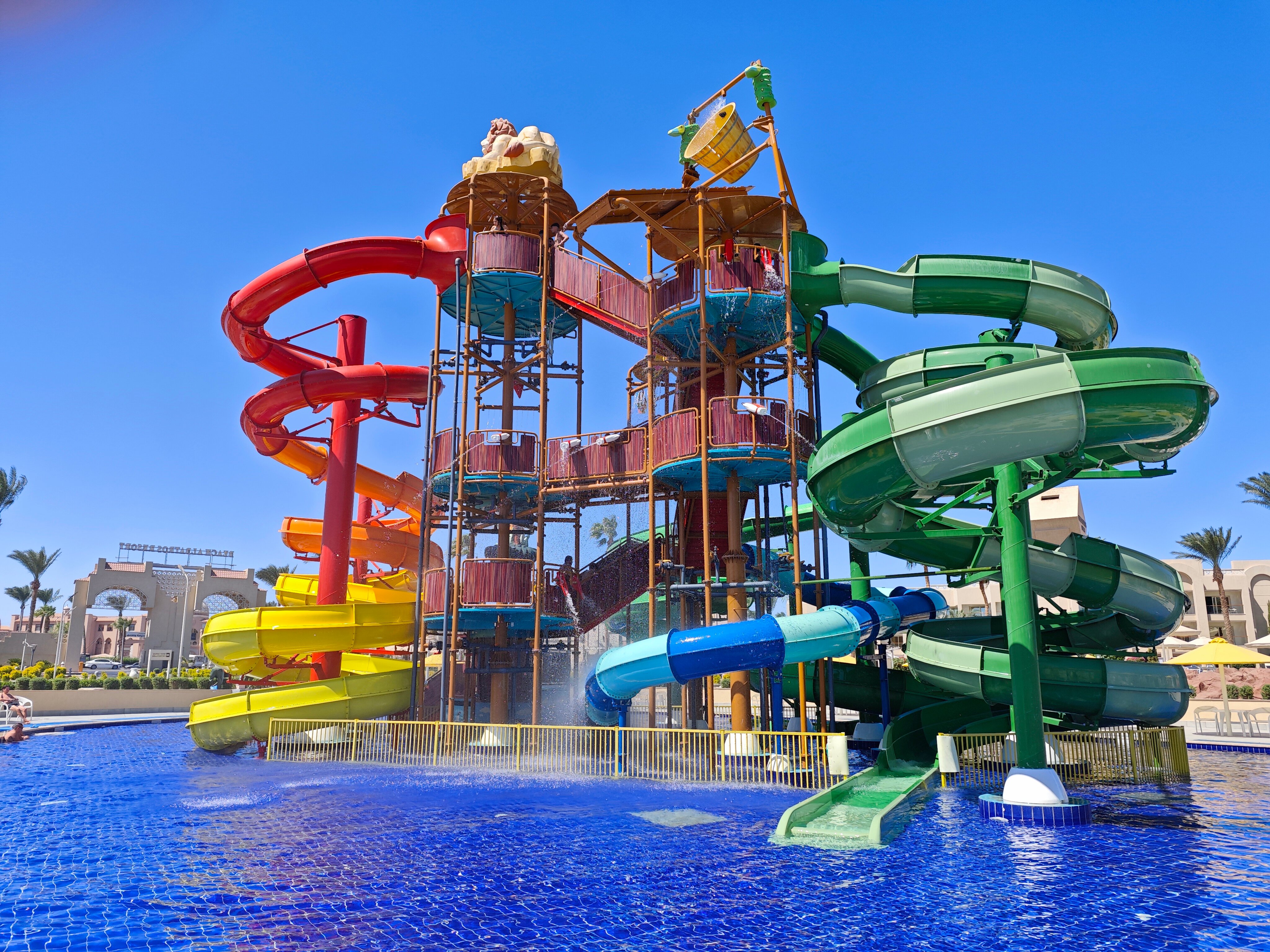 Фото отеля 2