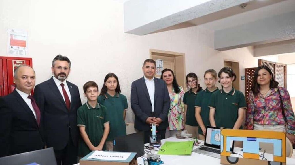 School Fatih Middle School, Duzce, photo