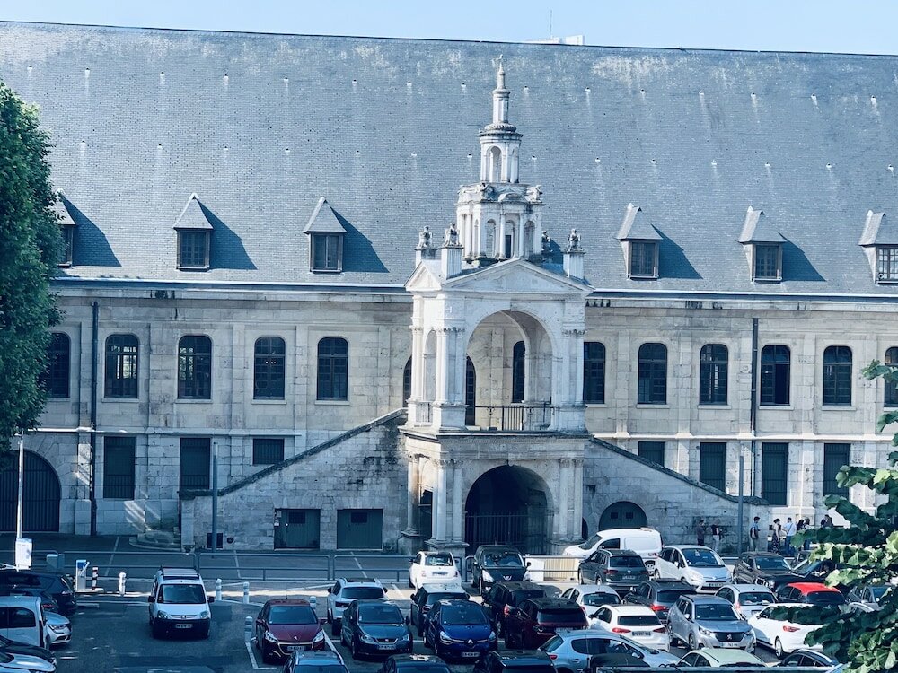 Фото отеля 1