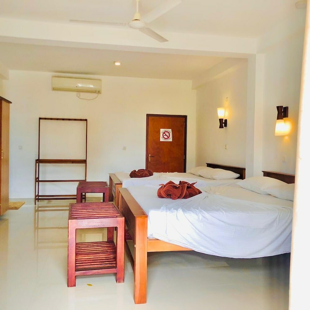 Фото Mirissa Beach Inn