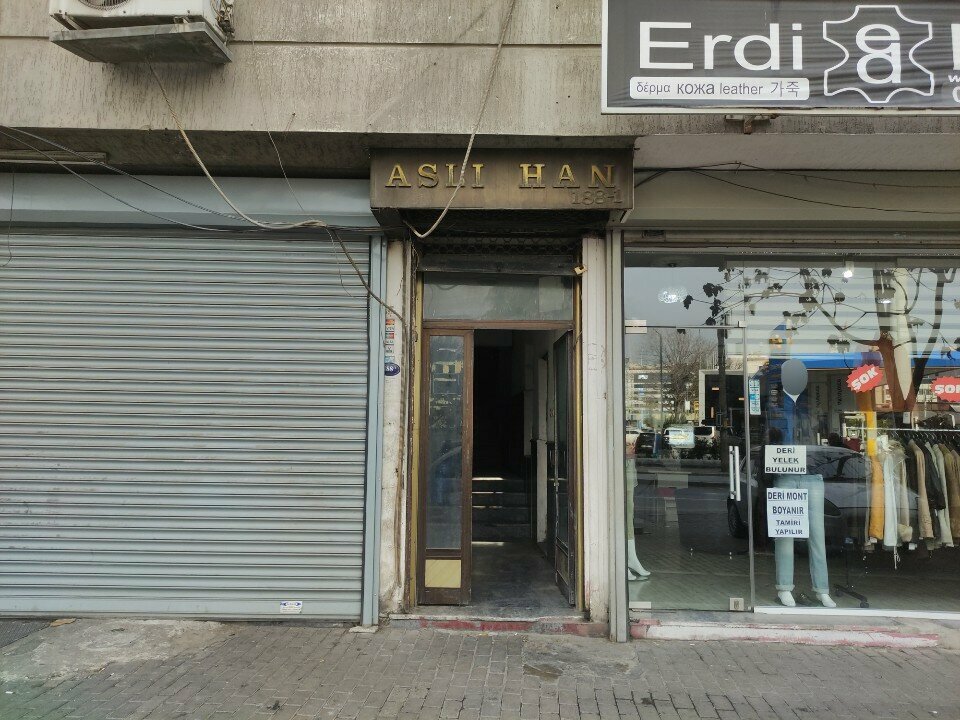 Fur and leather shop Has Deri, Izmir, photo