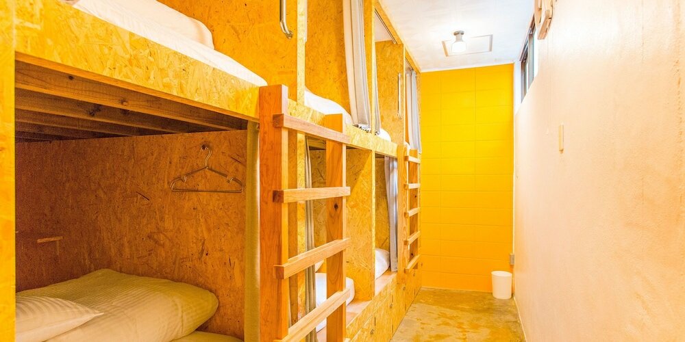 Фото Seawall Hostel