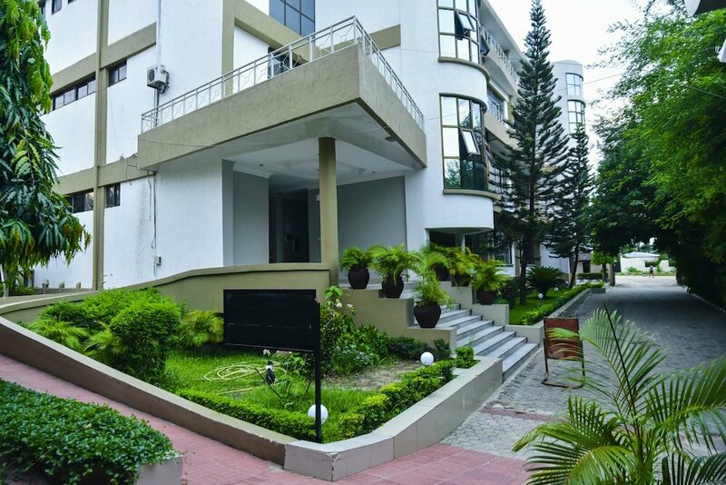 Гостиница Mbezi Garden Hotel в Дар-эс-Саламе