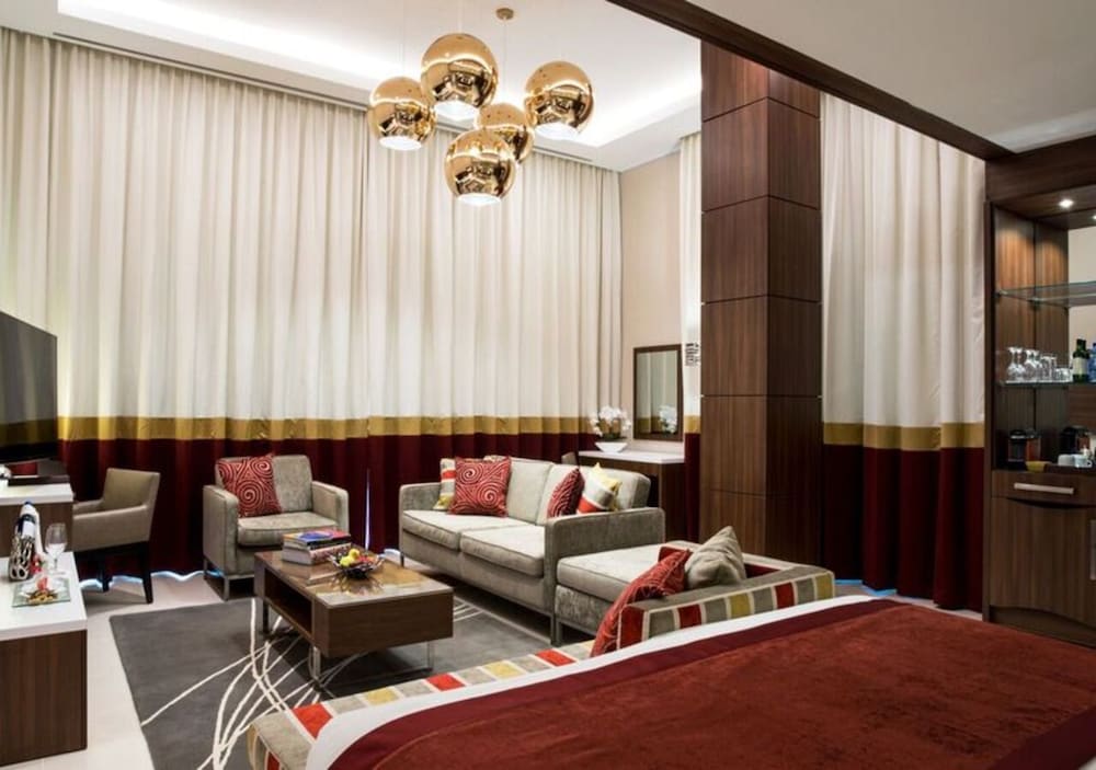 Фото The Envoy Hotel