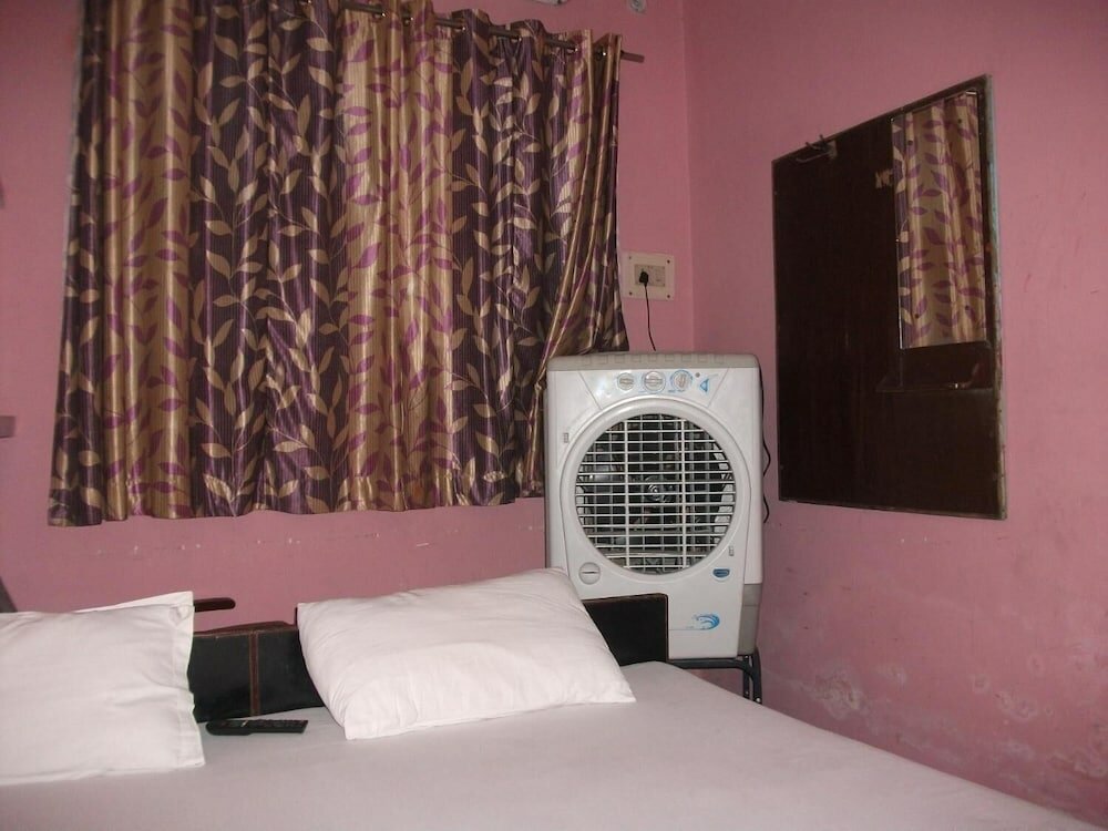 Фото Shree Hare rama hare krishna guest house