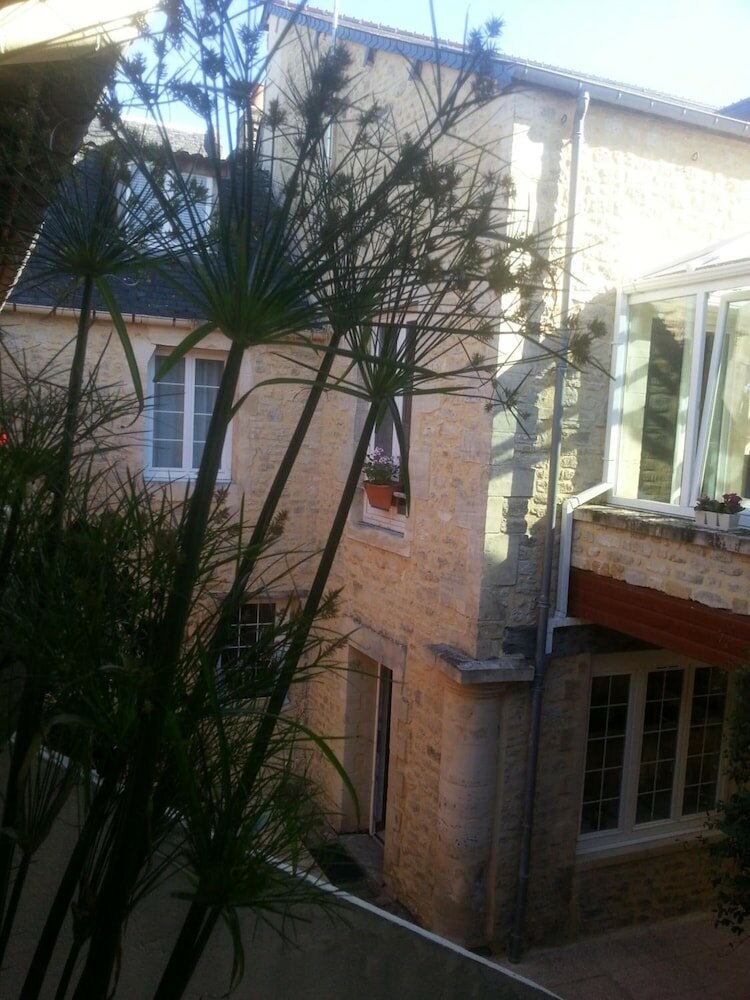 Фото Logis de Saint-Jean