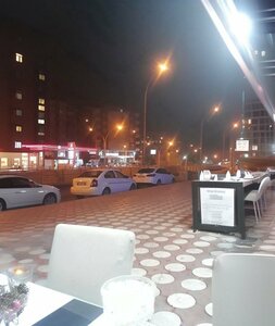 Cafe Cafe Crown, Batman, photo