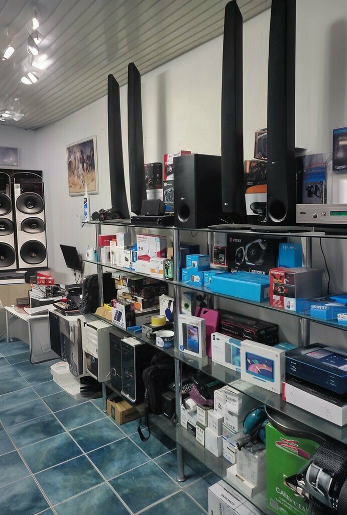 Internet cafe Kindhearted Internet Cafe, Hassa, photo