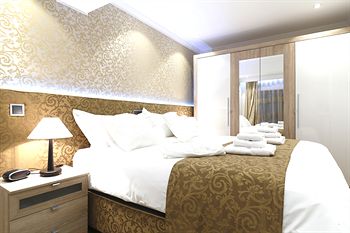 Фото The Queen Luxury Apartments - Villa Liberty