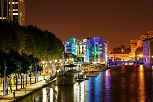 Гостиница Holiday Inn Express Paris - Canal de la Villette в Париже